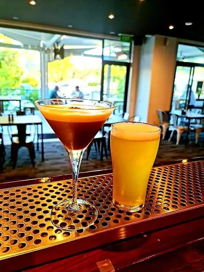 Qure Restaurant And Apartments Canberra Bruce Australia