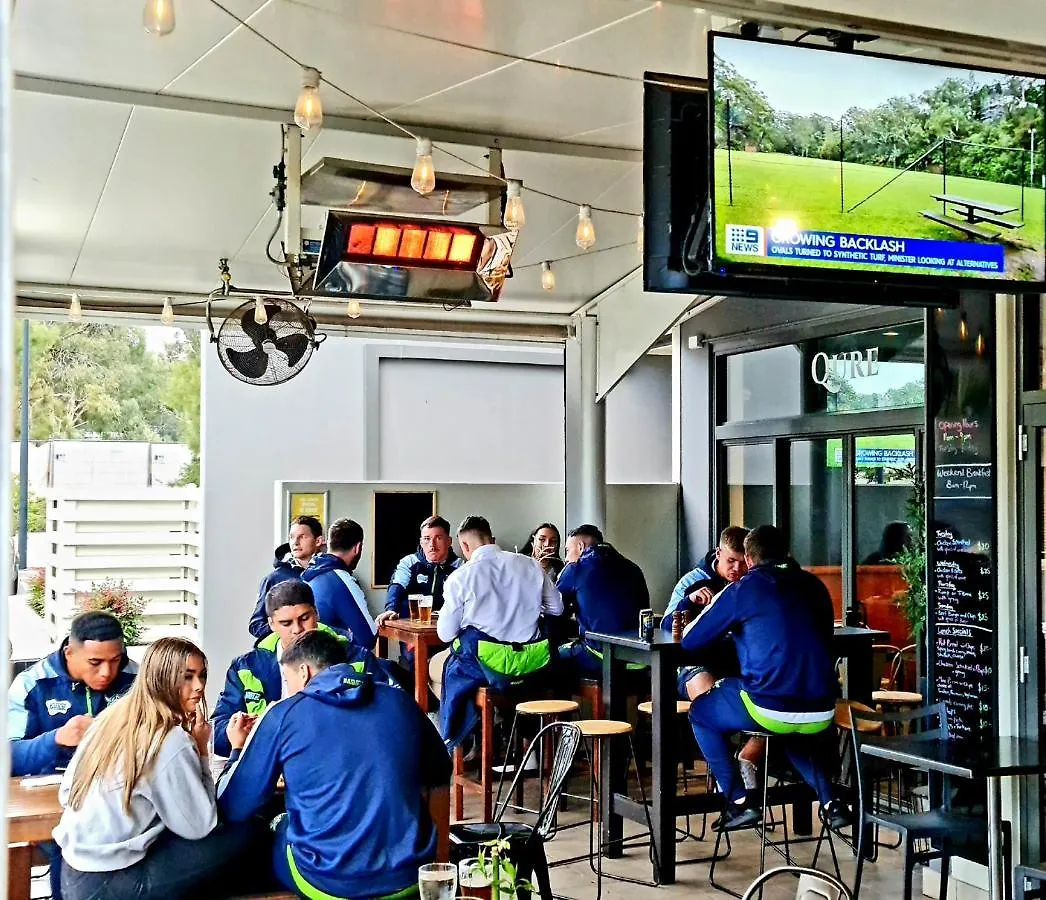 Qure Restaurant And Apartments Canberra Bruce
