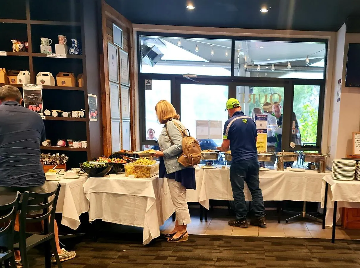 Qure Restaurant And Apartments Canberra Bruce