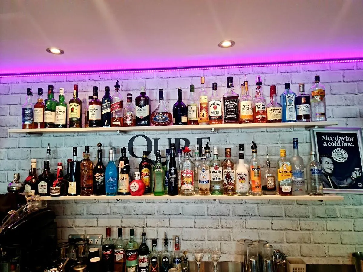 Qure Restaurant And Apartments Canberra Bruce