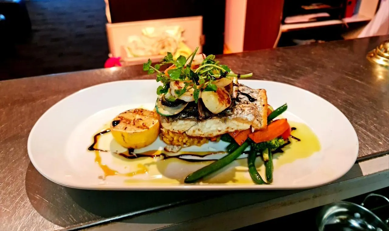 Qure Restaurant And Apartments Canberra Bruce 0*,