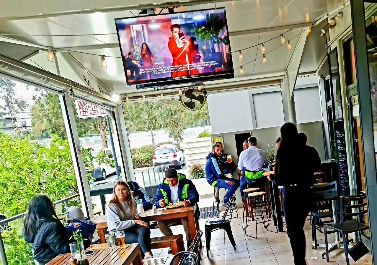 Qure Restaurant And Apartments Canberra Bruce