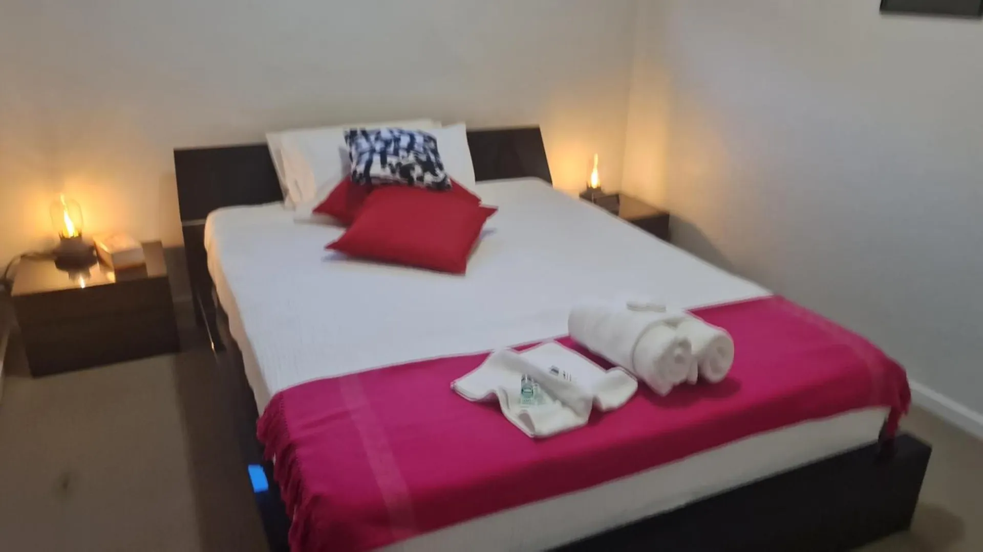 Qure Restaurant And Apartments Canberra Bruce Australia