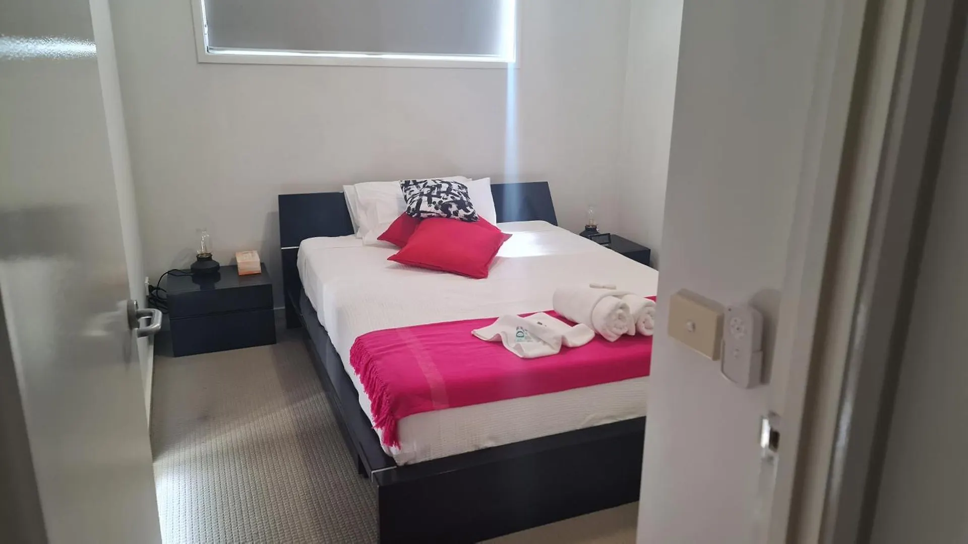 Qure Restaurant And Apartments Canberra Bruce 0*,  Australia