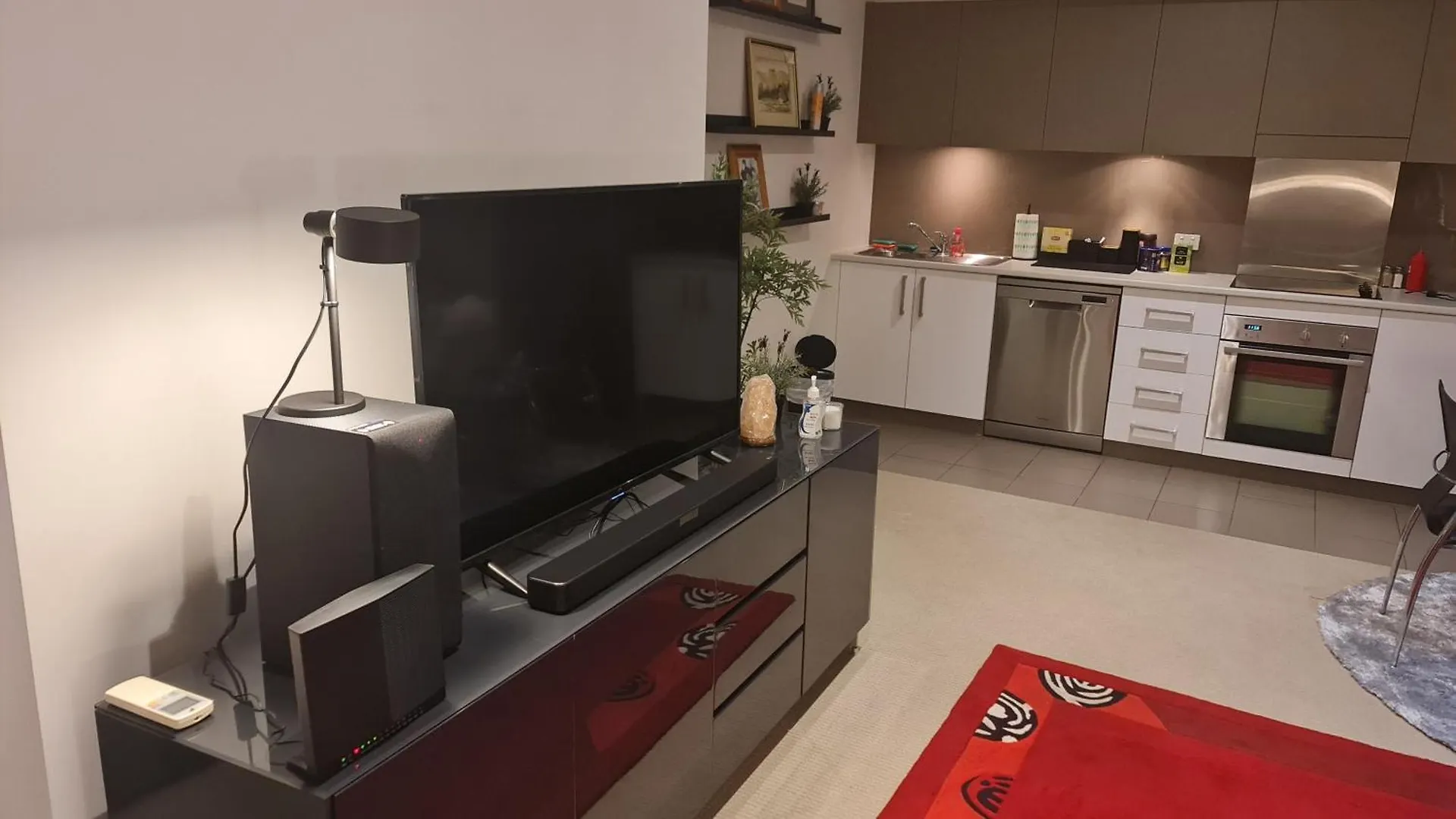 Qure Restaurant And Apartments Canberra Bruce